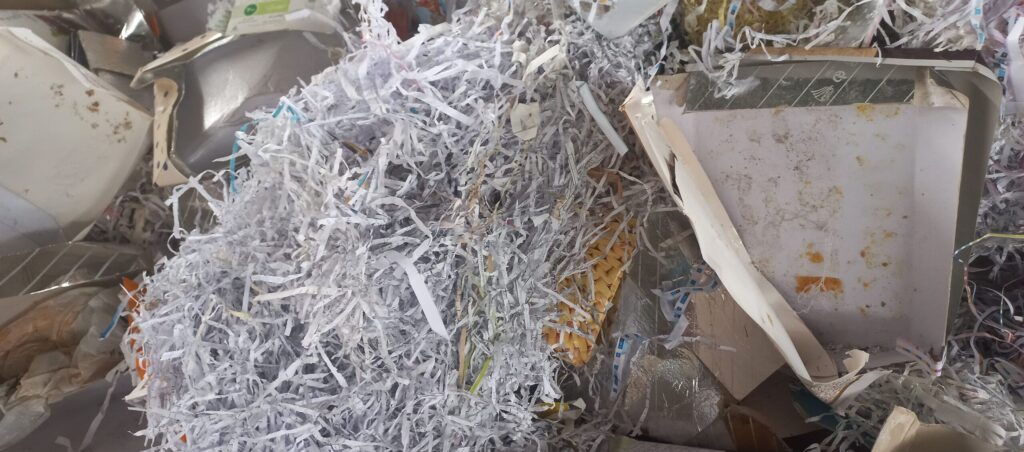 خریدار ضایعات کاغذ و کتاب در تهران - 09193015355 خرید کاغذ باطله و کارتن