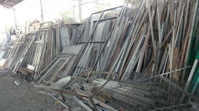 خریدار ضایعات درب و پنجره در تهران - 09927596821