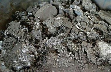 خریدار حرفه&zwnj;ای تمامی انواع ضایعات قلع (صنعتی، آلیاژی، لحیم کاری)