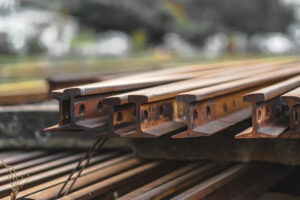 قیمت ضایعات تیرآهن امروز | خرید و فروش + بالاترین نرخ 1404